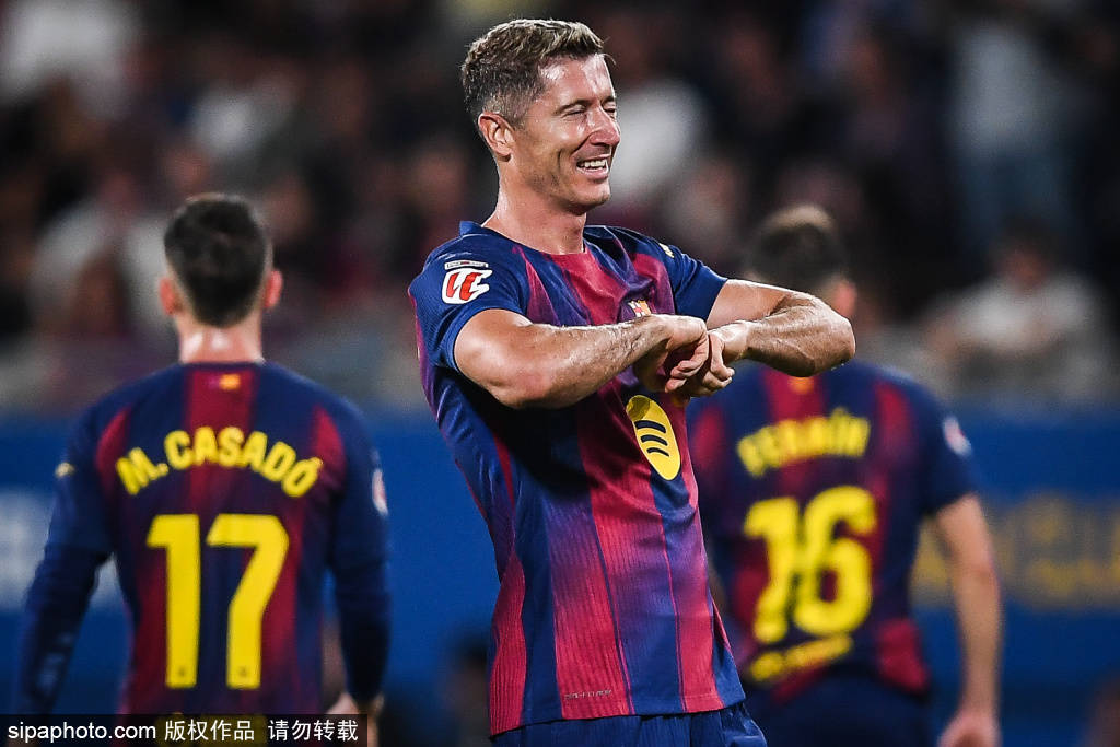 巴萨手球队问鼎世界冠军,弗里克豪言欧冠,西甲豪门竞逐再掀高潮